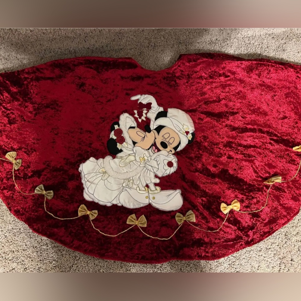 Vintage Disney Victorian Mickey Minnie Christmas Tree‎ Skirt